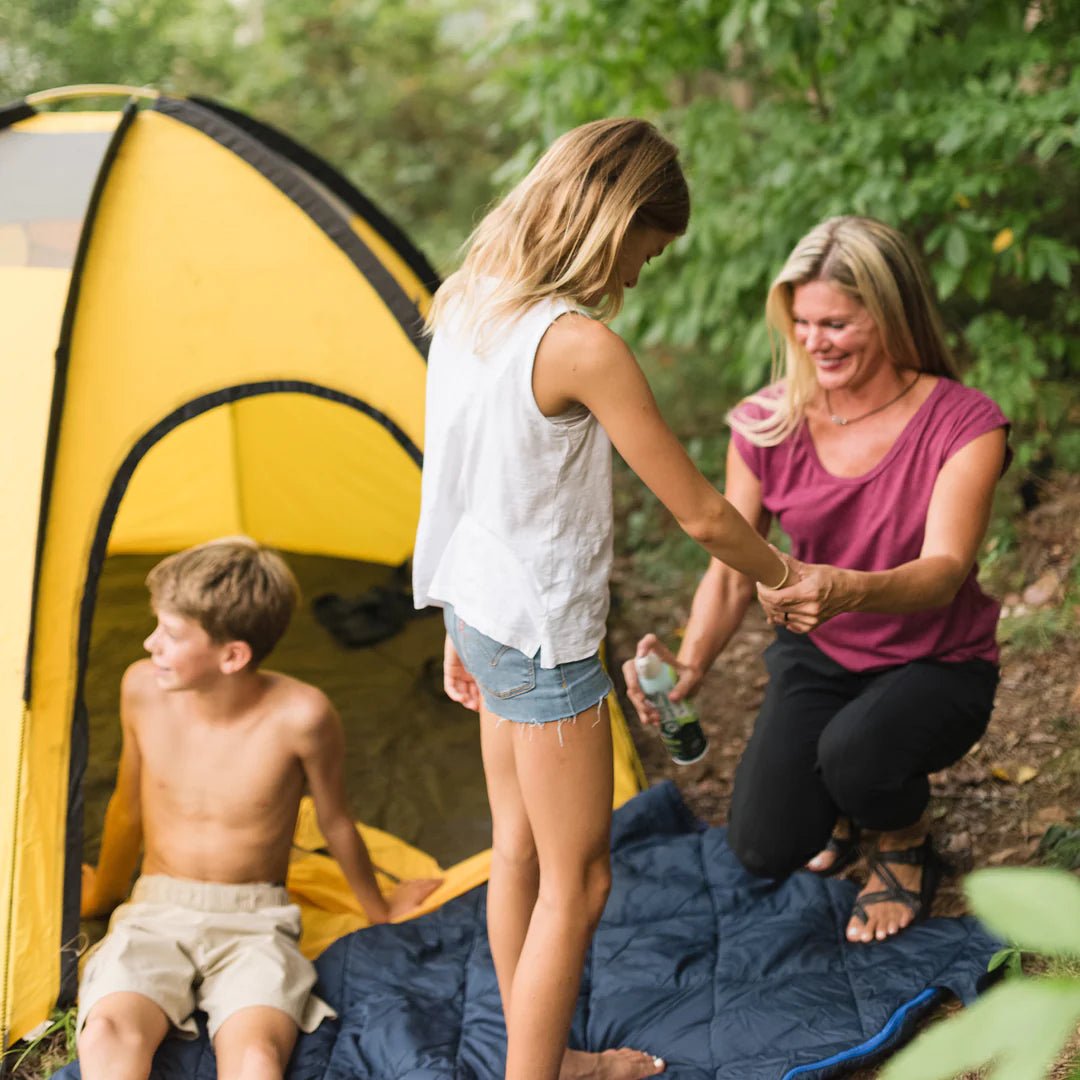 The Best All-Natural Bug Sprays to Use This Year - Lemongrass Farms